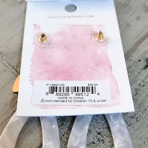 NWT JESSICA SIMPSON VINTAGE GOLD AND SEASHELL DROP EARRINGS - Picture 4 of 6